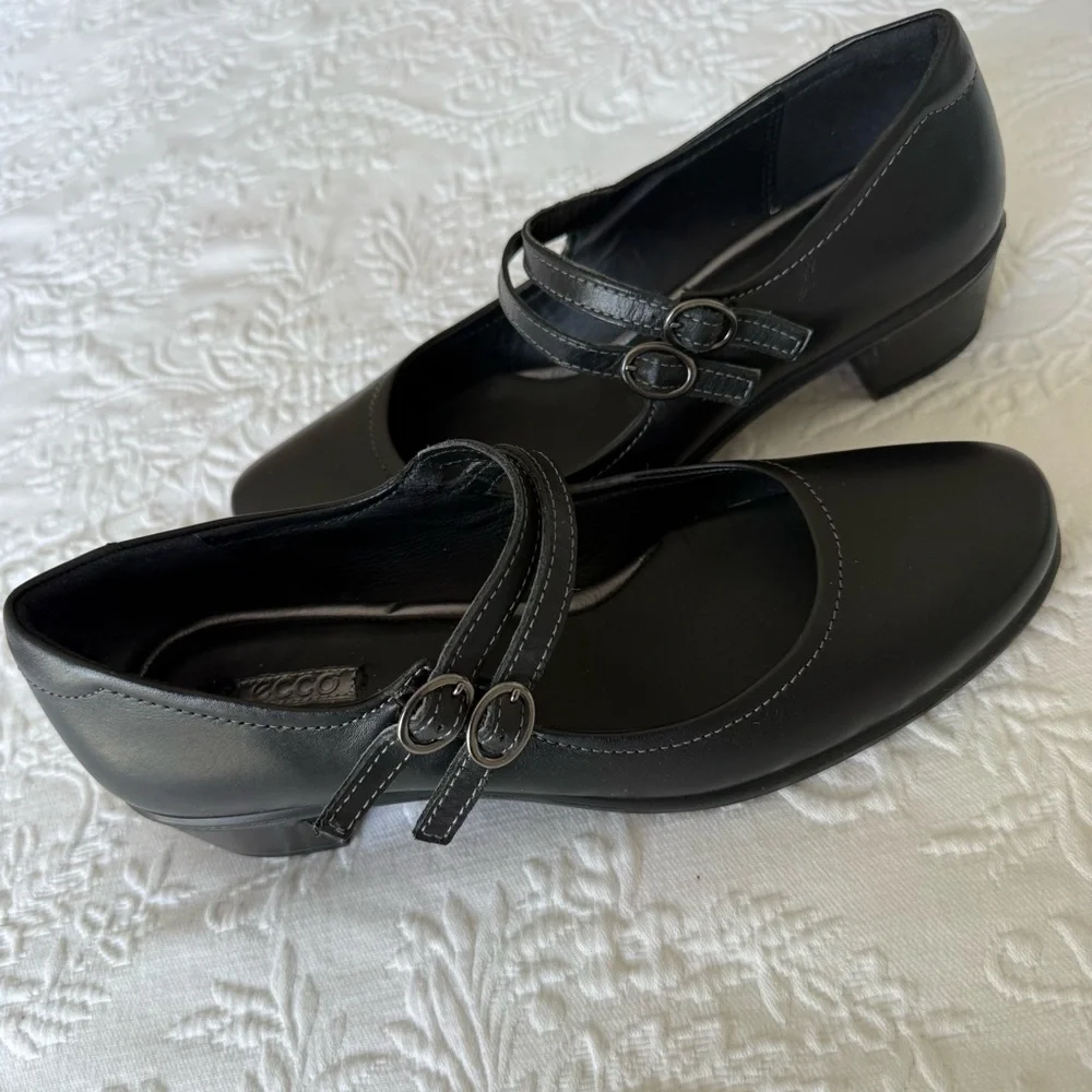 Ecco Black Pearl Mary Jane Strap shoes size US 8